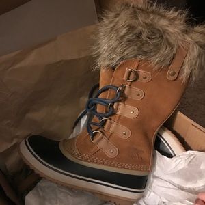Brand new Sorel Joan of arctic boots